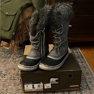 Joan of arctic waterproof grey sorel boots